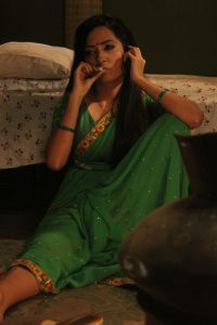 Puja Sharma smokes a cigarette for the first time for Mere Angne Mein