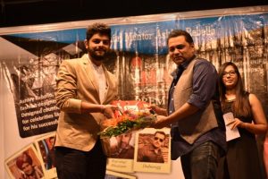 Ashish Khatri - Director - INIFD Deccan Felicitating Ashley Rebello