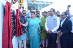 Textile Minister Smt Smriti Irani and Welspun Group Chairman Mr BK Goenka at the inauguration of Advanced Textiles Facility of Welspun in Anjar