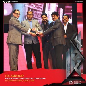 ITCs Central Projects Organisation team receiving the Zak Awards 2017 for ITC Green Centre - Bengaluru